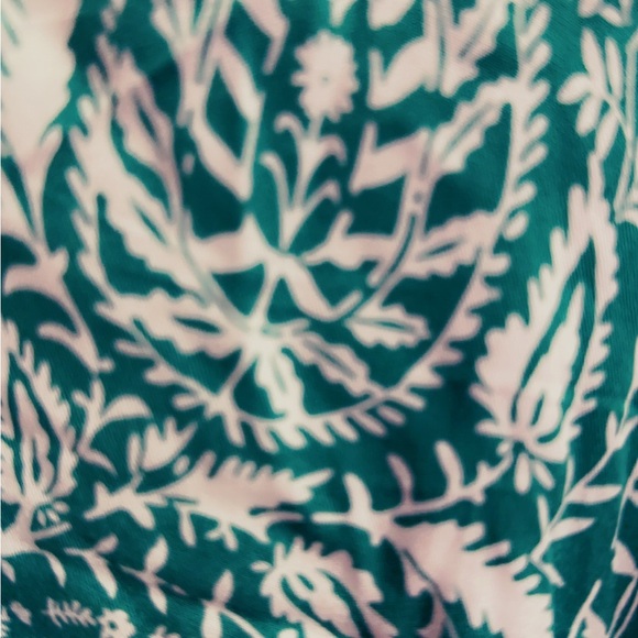 Crown & Ivy Women’s Long Sleeve Top ￼ - Picture 2 of 7